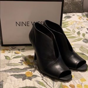 NIB! Nine West Black Leather Heels 8.5 ♥️